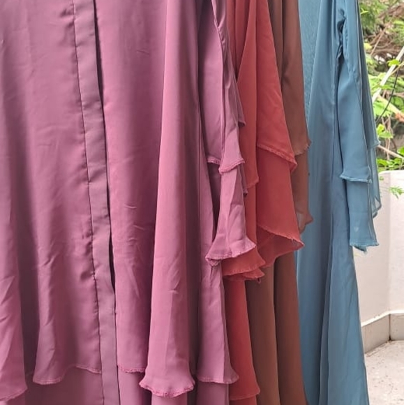 ABAYA CLEARANCE SALE!! (HAND STITCHED  FABRIC) - Picture 5 of 10